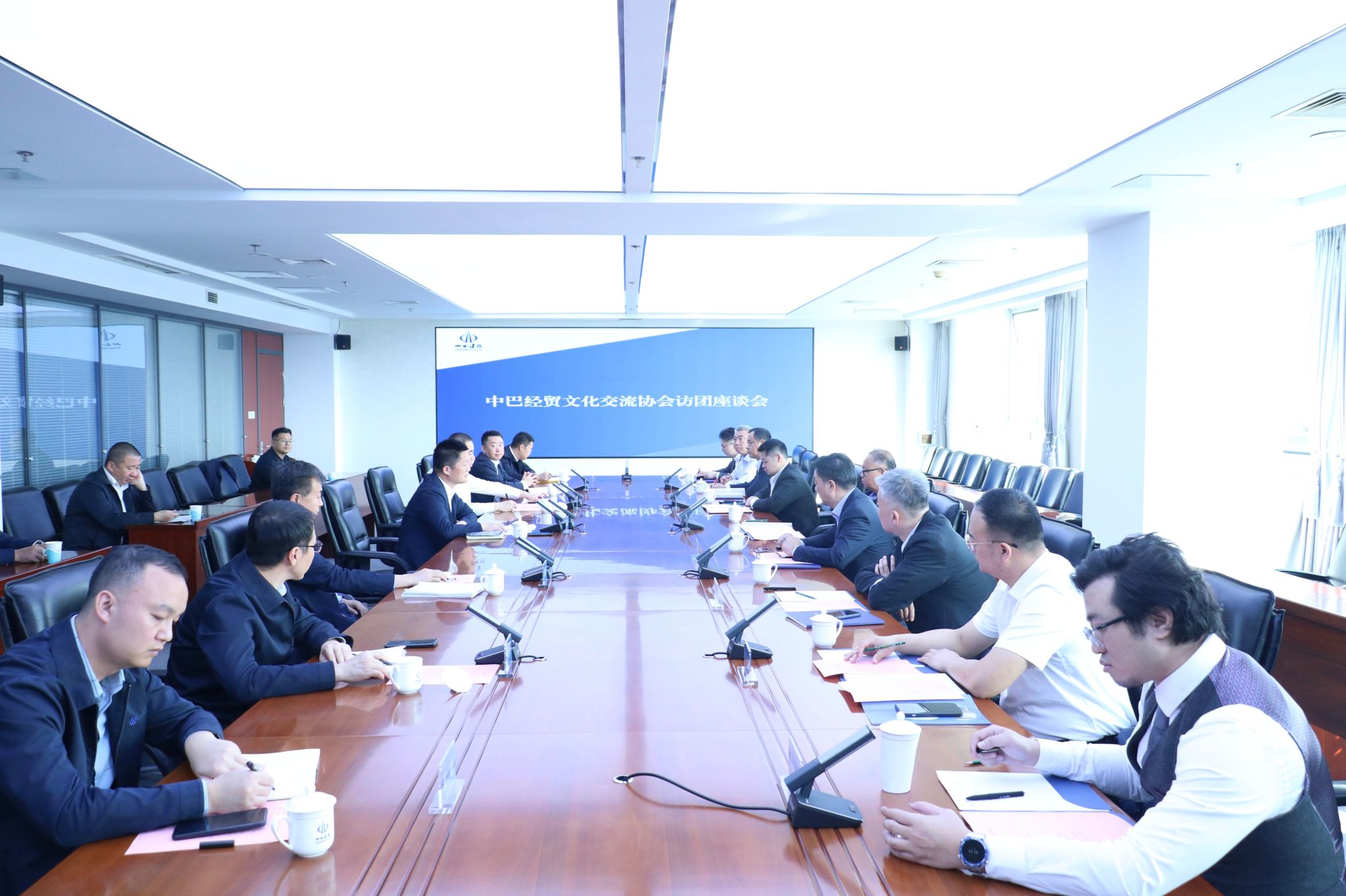 山西建投集團(tuán)與巴拿馬訪團(tuán)舉行工作會(huì)談