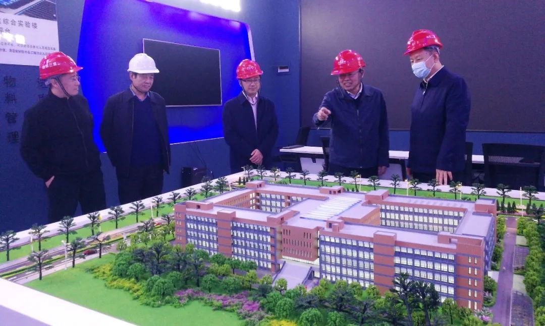 晉中市委書記吳俊清在山西建投三建集團(tuán)承建的山西農(nóng)業(yè)大學(xué)新建綜合實(shí)驗(yàn)樓建設(shè)項(xiàng)目調(diào)研