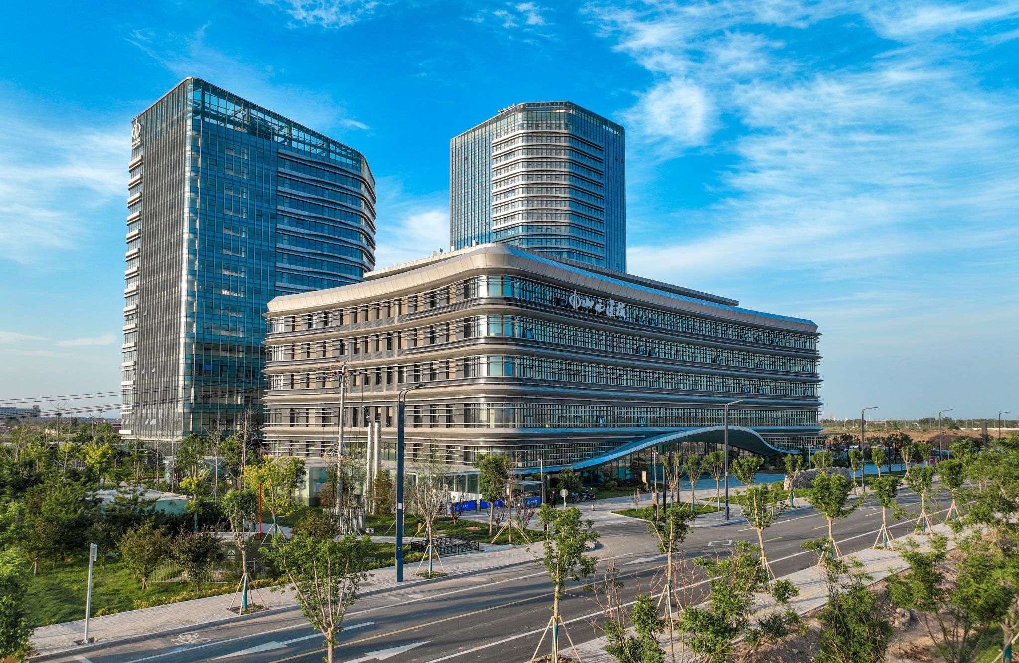 山西建投園區(qū)建發(fā)集團(tuán)投建的新源智慧建設(shè)運(yùn)行總部安裝工程 榮獲“中國安裝之星”大獎(jiǎng)