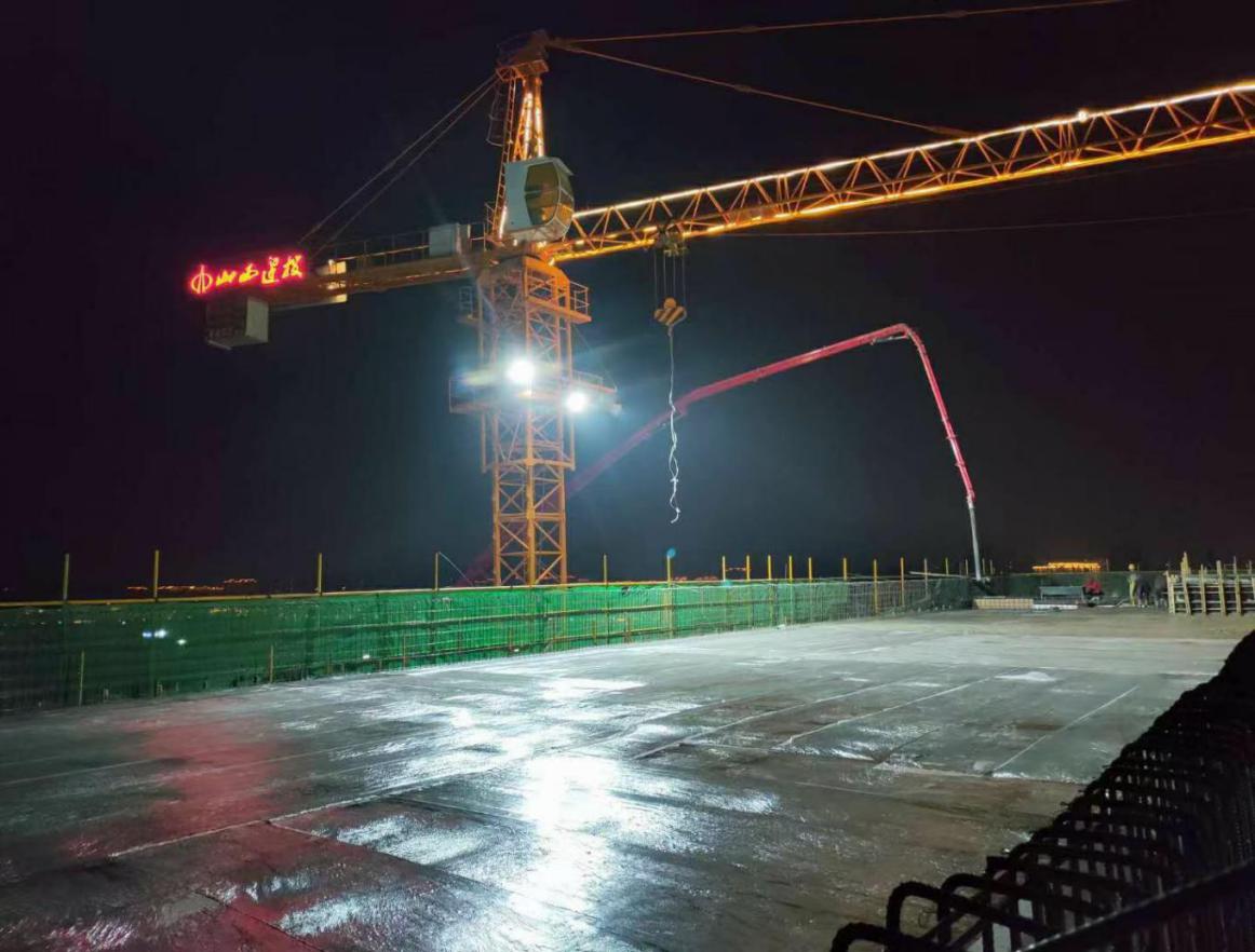 總承包部職教港項目行致樓順利封頂