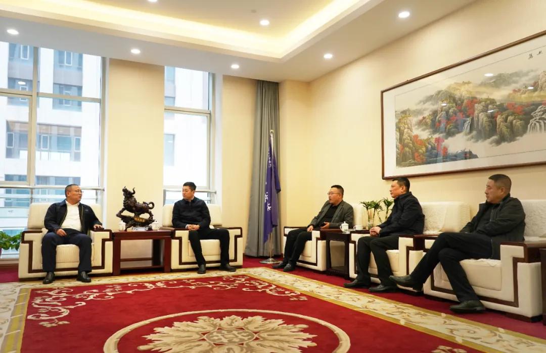 高平市委常委、副市長(zhǎng)在山西建投安裝集團(tuán)調(diào)研