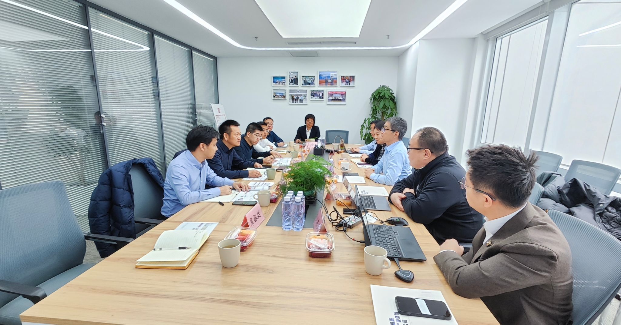 山西建投低碳環(huán)保集團(tuán)與歐陽(yáng)明高院士團(tuán)隊(duì)舉行研討交流