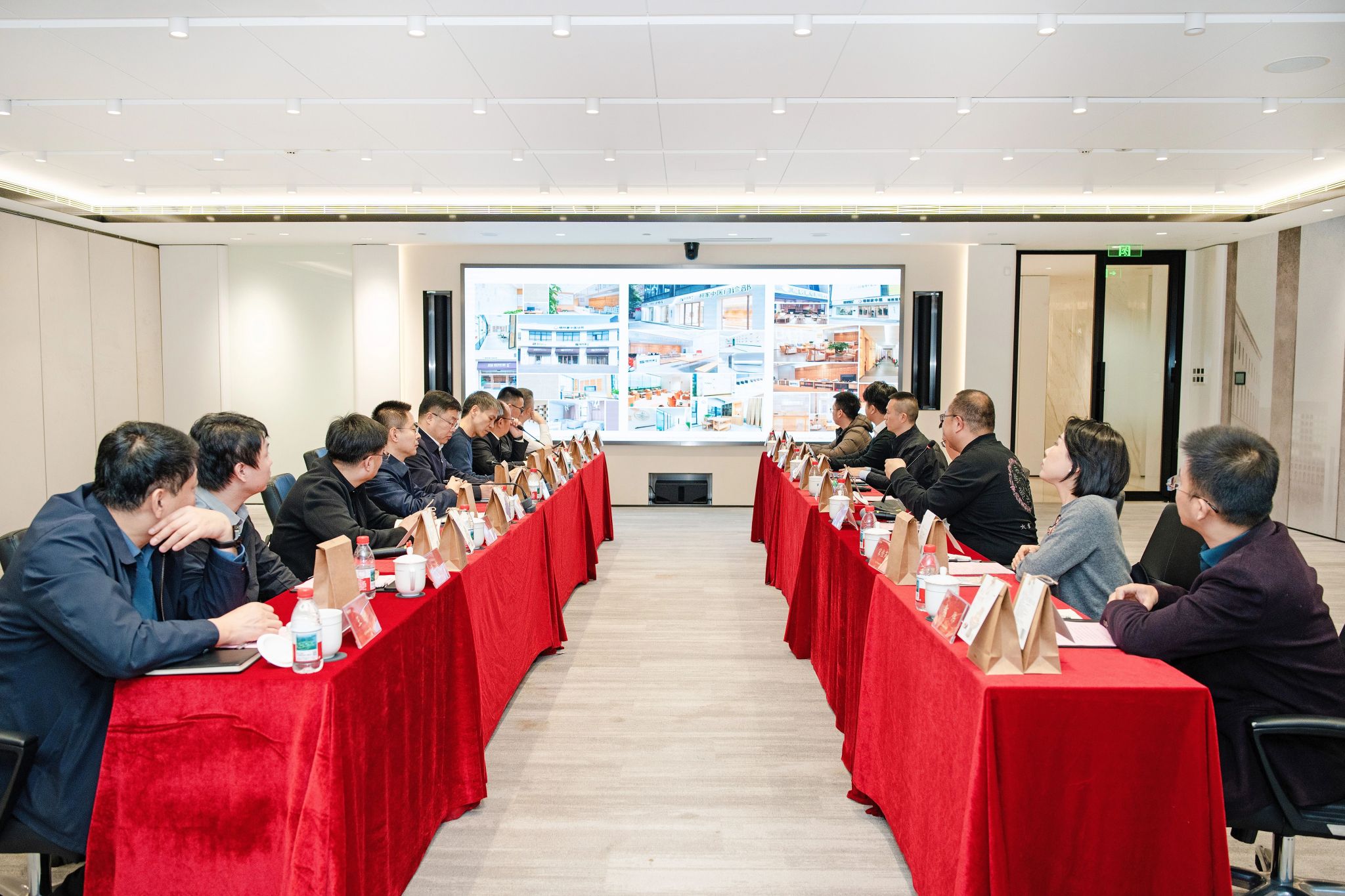 山西建投與榕樹家舉行工作會談