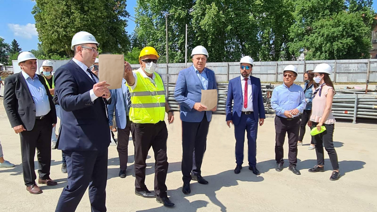 山西建投承建的波黑多博伊醫(yī)院項(xiàng)目獲當(dāng)?shù)卣I(lǐng)導(dǎo)點(diǎn)贊