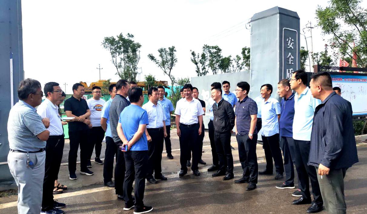 晉中市副市長(zhǎng)在山西建投承建的重點(diǎn)工程調(diào)研