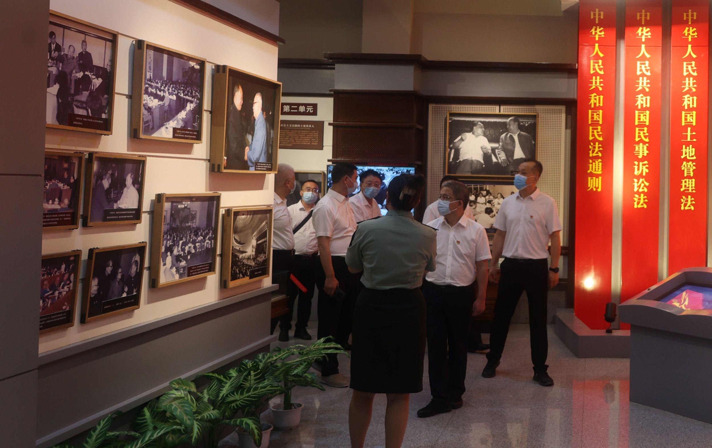 永遠(yuǎn)跟黨走奮進(jìn)集團(tuán)高質(zhì)量發(fā)展新征程——集團(tuán)機(jī)關(guān)黨員赴彭真生平暨中共太原支部舊址紀(jì)念館開(kāi)展主題黨日活動(dòng)