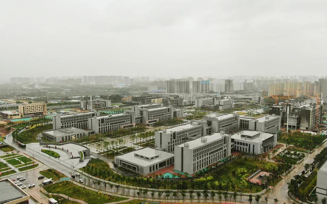 山西建投總承包部晉中職業(yè)技術(shù)學(xué)院新校區(qū)項(xiàng)目第一批單體工程竣工驗(yàn)收全部通過