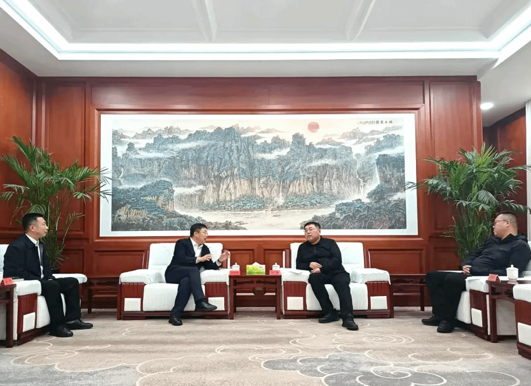 山西建投安裝集團(tuán)黨委書記、董事長王利民與太原市萬柏林區(qū)委書記孫泉座談交流