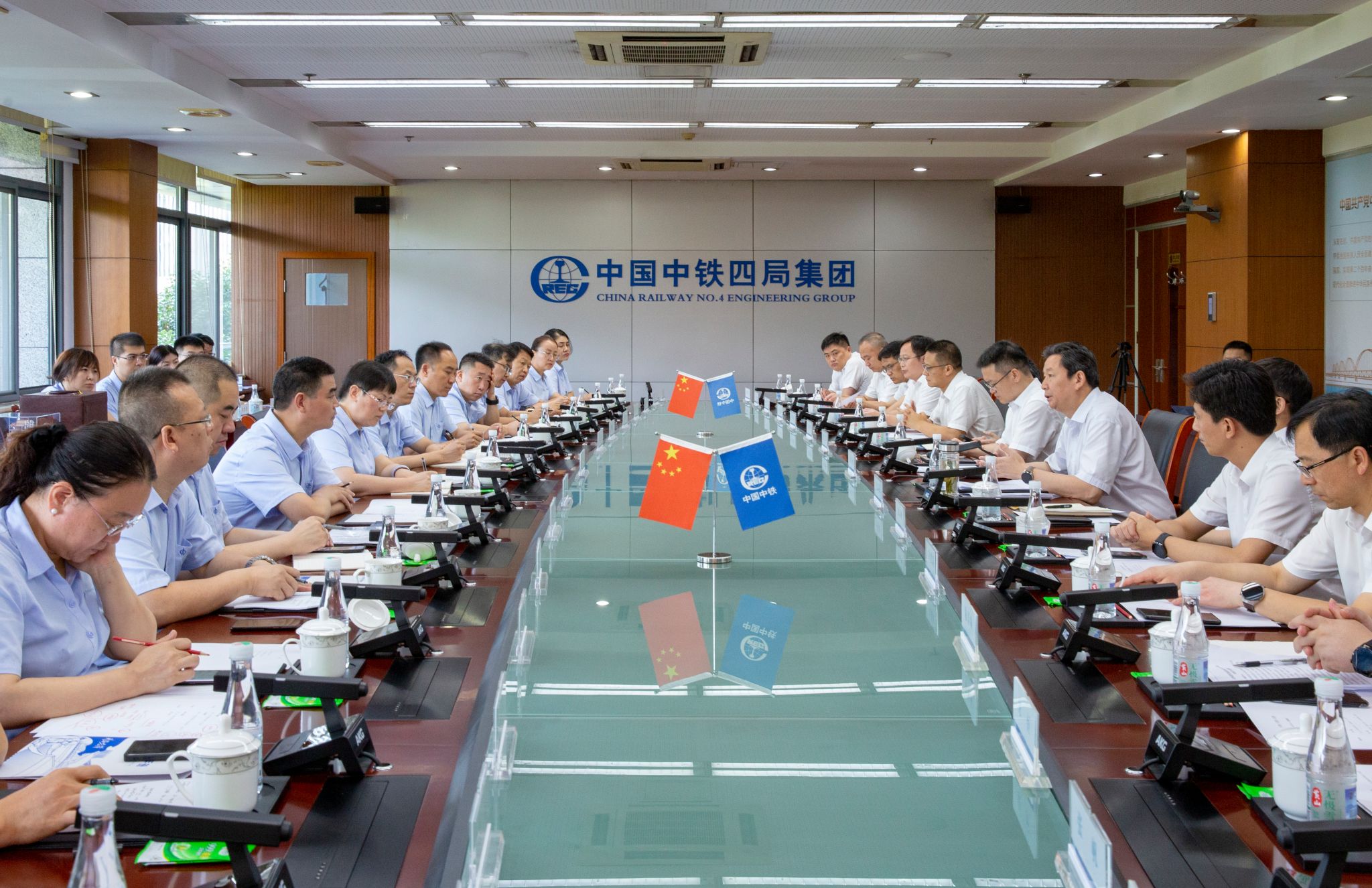 山西建投集團(tuán)赴中鐵四局集團(tuán)開展對(duì)標(biāo)學(xué)習(xí)