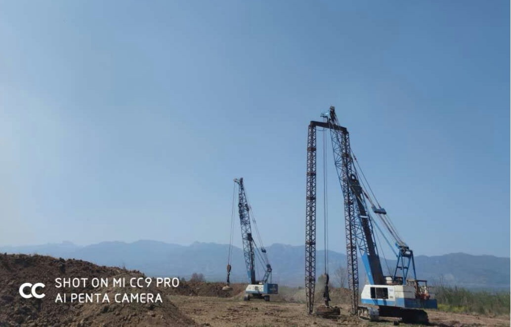 山西省芮城縣縣長(zhǎng)帶隊(duì)到山西建投機(jī)械化集團(tuán)承建的芮城機(jī)場(chǎng)項(xiàng)目調(diào)研