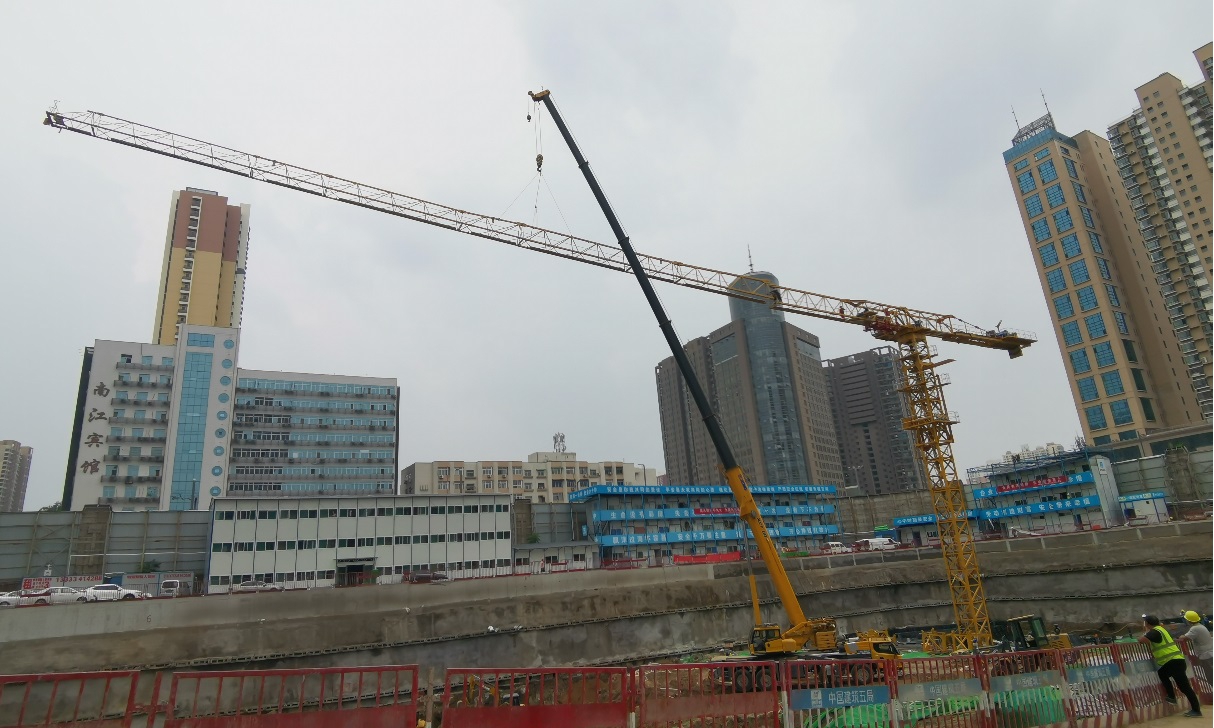 山西建投四建集團(tuán)首臺(tái)徐工XGT7527A-18S塔機(jī)成功安裝