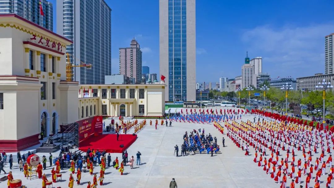 太原市委副書記、市長在山西建投二建集團承建的工人文化宮大修改造項目調(diào)研