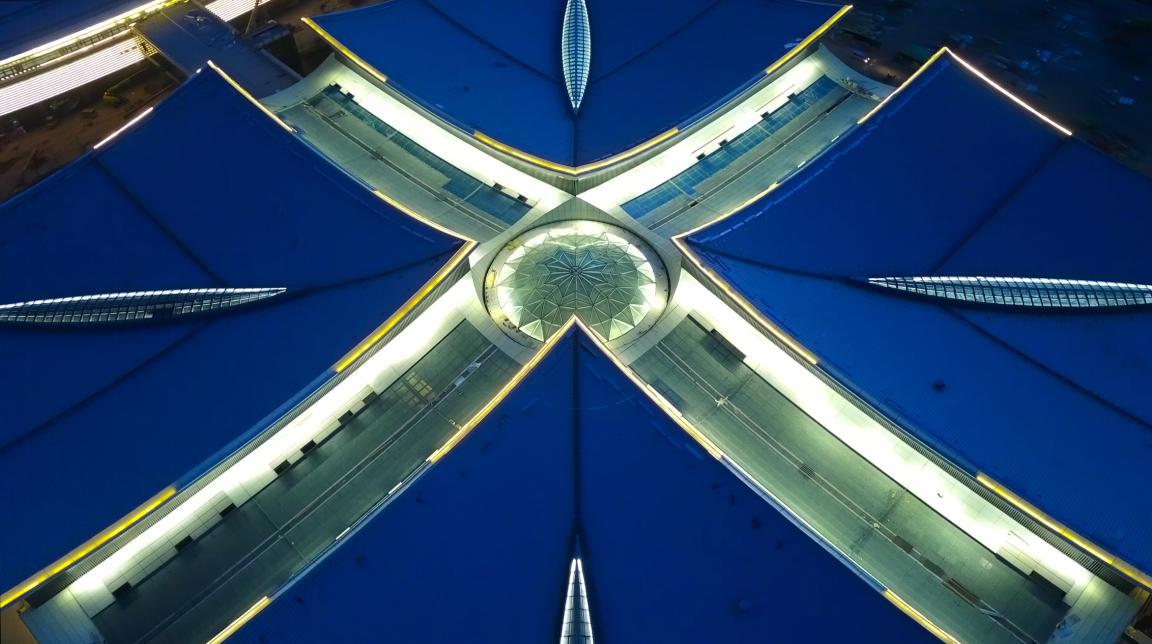 四組數(shù)字“建證”瀟河國際會展中心中間組團(tuán)項(xiàng)目履約強(qiáng)音