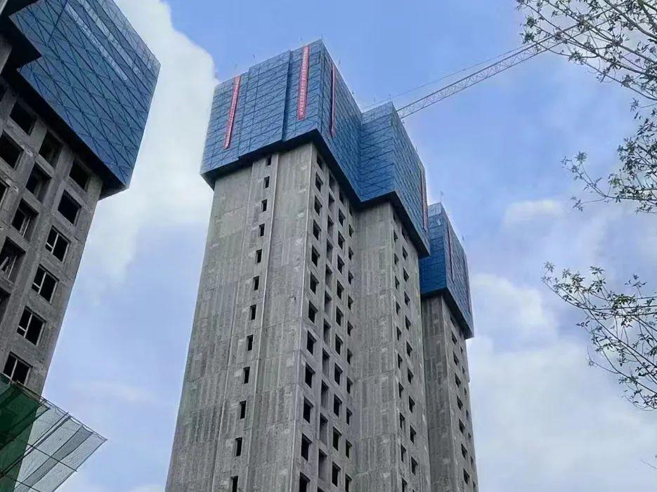 介休御瓏軒小區(qū)一期項(xiàng)目單體工程全部封頂