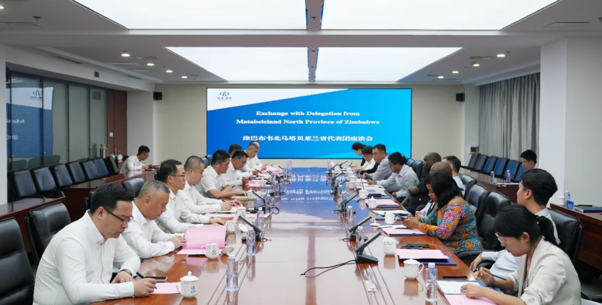 津巴布韋北馬省政府代表團(tuán)到訪山西建投集團(tuán)