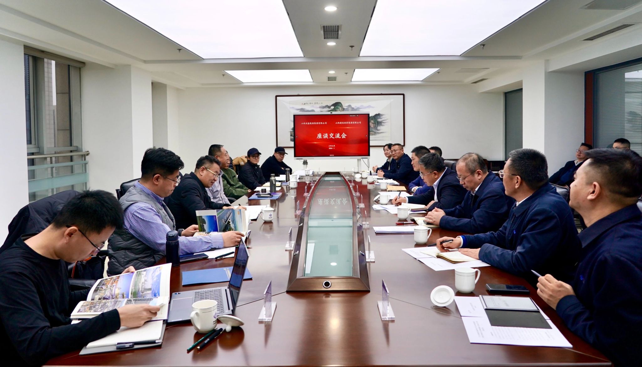 山西建投與山西亞鑫能源集團舉行工作會談