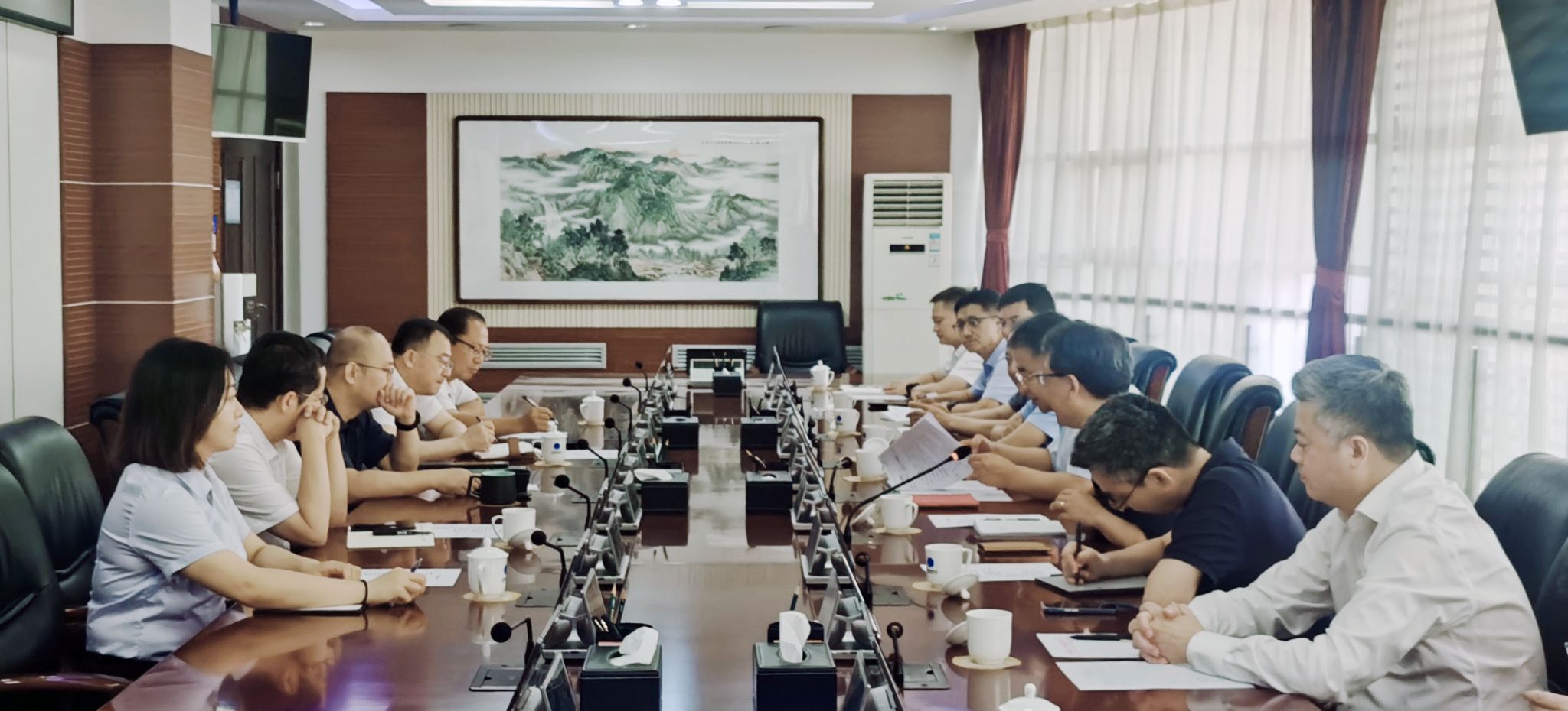 山西建投集團(tuán)與山西航產(chǎn)集團(tuán)舉行工作會(huì)談